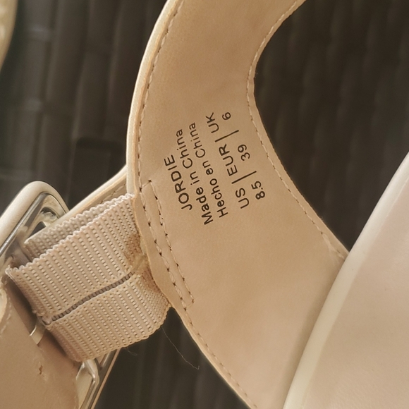 Woven Sandal - Picture 4 of 8